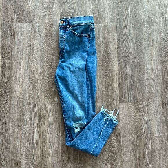 Express High Rise Cropped Skinny Jeans Medium Wash Size 6 Distressed Raw Hem - Picture 1 of 6